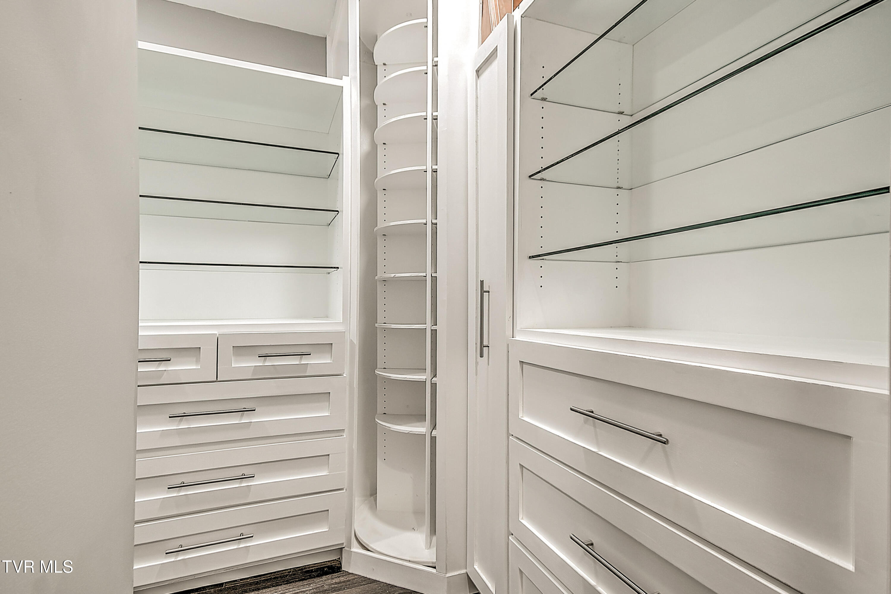 318 Webb Road Piney Flats, TN 37686 - Photo 31 of 45 Custom Closets!!