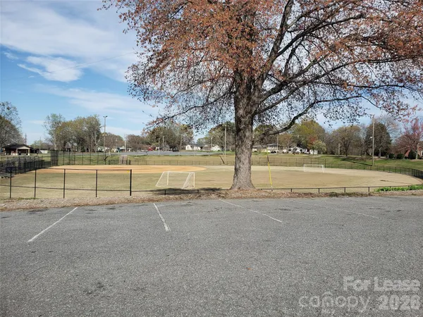 $1,800 | 1417 North Oakwood Street, Gastonia, NC 28052