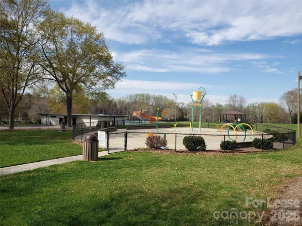 $1,800 | 1417 North Oakwood Street, Gastonia, NC 28052