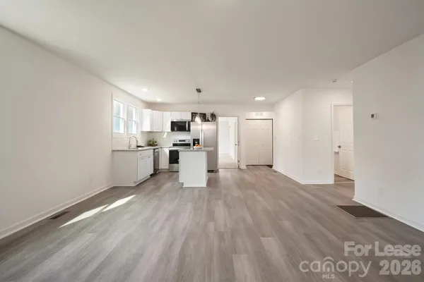 $1,800 | 1417 North Oakwood Street, Gastonia, NC 28052