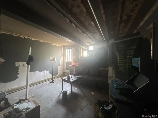 a view of utility room