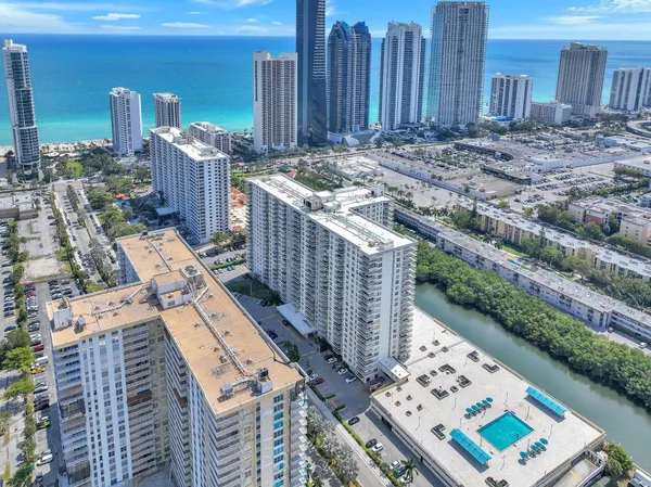 $2,200 | 230 174th Street, Unit 901, Sunny Isles Beach, FL 33160