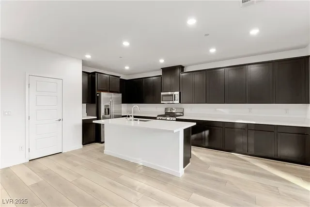 $3,575 | 200 Viento Ridge Street, Henderson, NV 89012