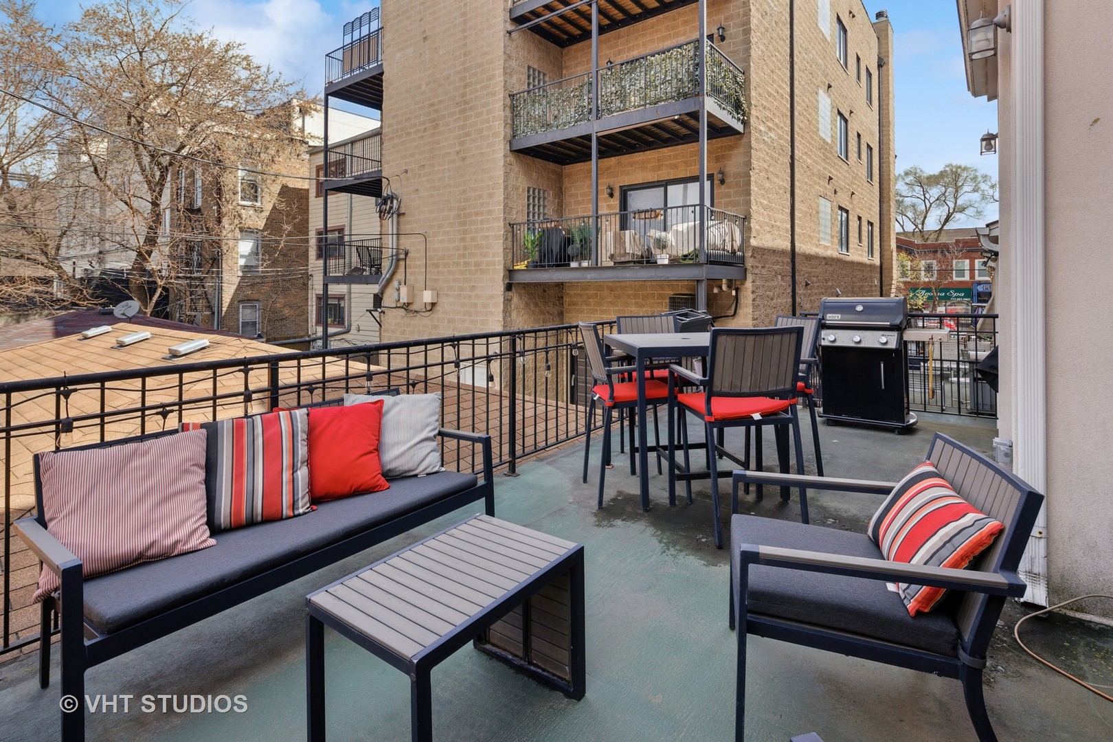 1608 West Grace Street Chicago, IL 60613 - Photo 10 of 25 a outdoor space with lots of furniture