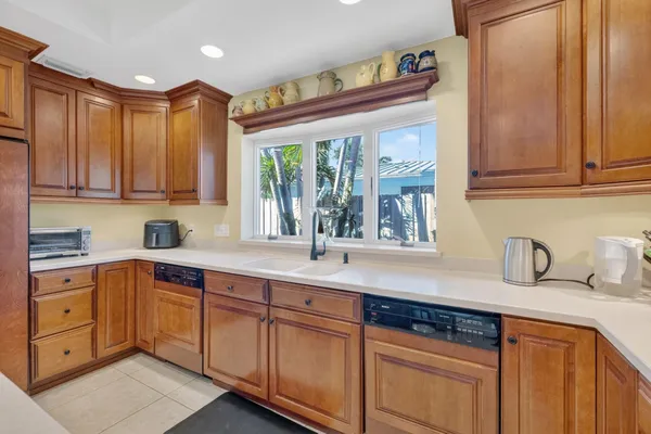 $9,500 | 2871 Northeast 26th Court, Fort Lauderdale, FL 33306