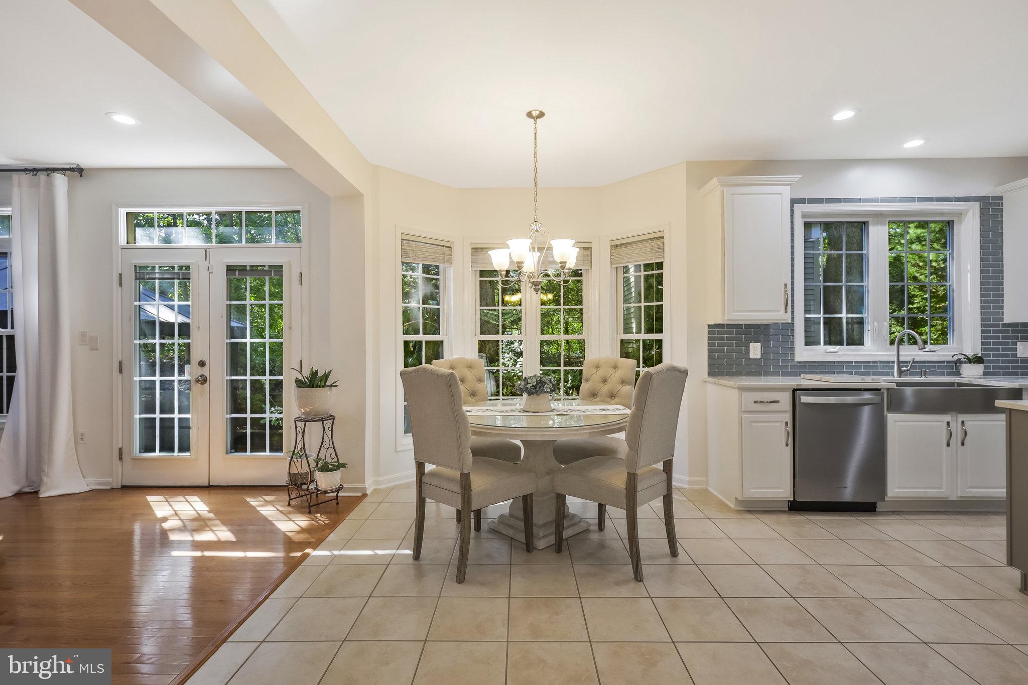 7715 Ridgepark Court Springfield, VA 22153 - Photo 20 of 69 Lovely Kitchen Eating Area