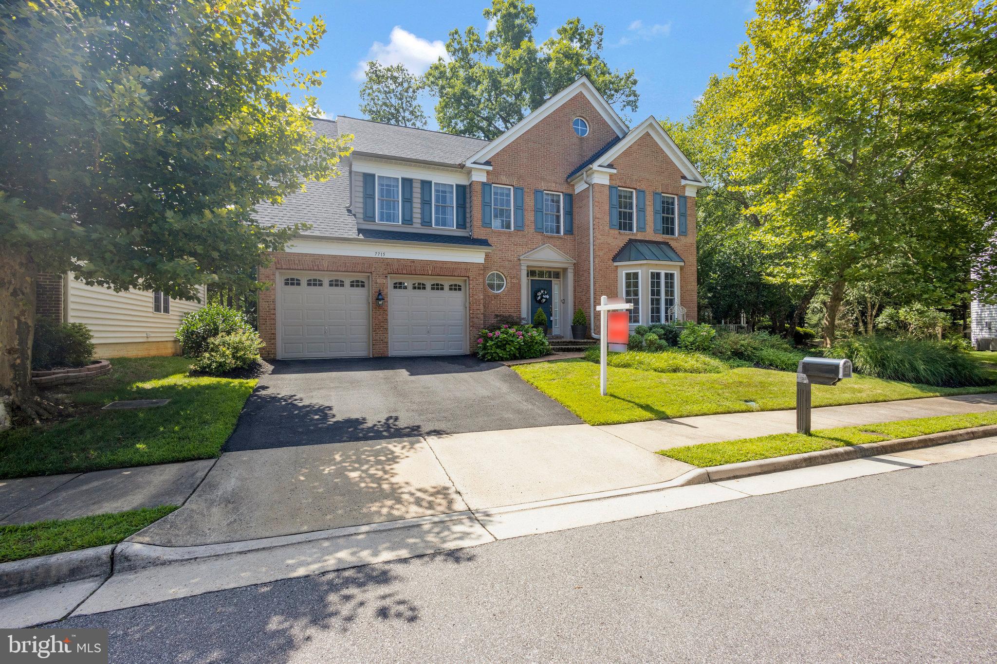 7715 Ridgepark Court Springfield, VA 22153 - Photo 3 of 69 Beautiful Colonial on a Quiet Cul-de-Sac