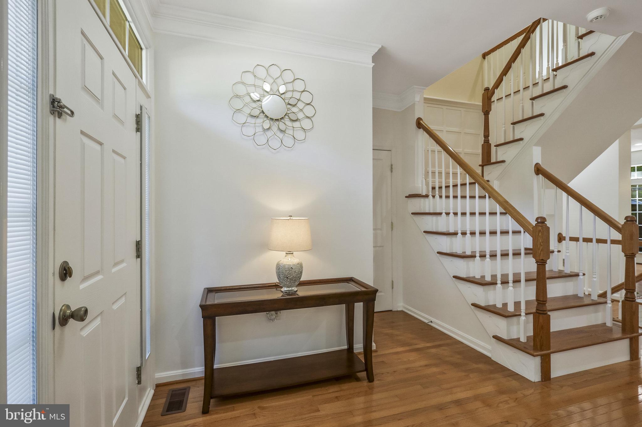 7715 Ridgepark Court Springfield, VA 22153 - Photo 5 of 69 Entryway