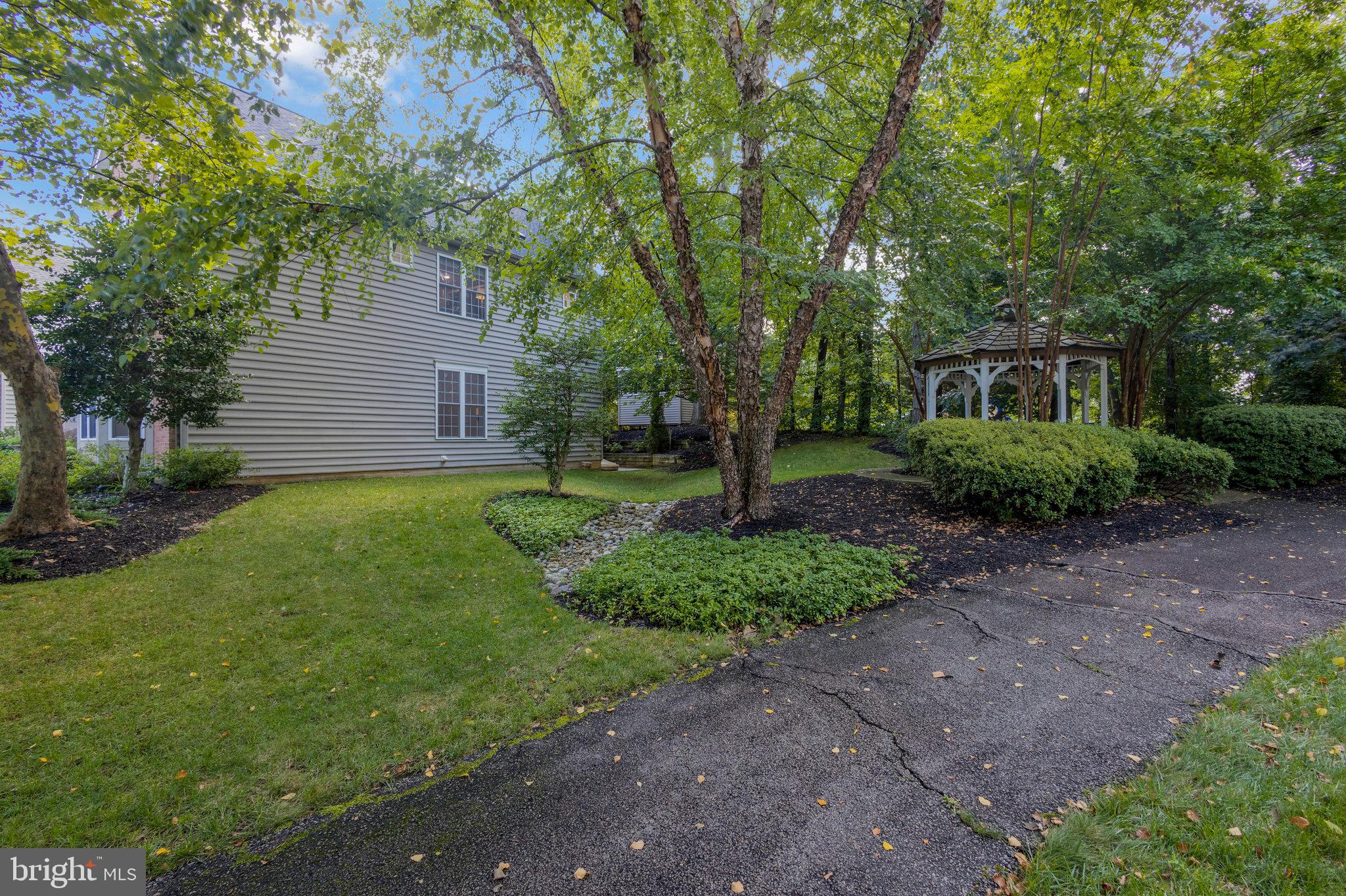 7715 Ridgepark Court Springfield, VA 22153 - Photo 60 of 69 Bath Leading to Gerry Connolly Cross Country Trail
