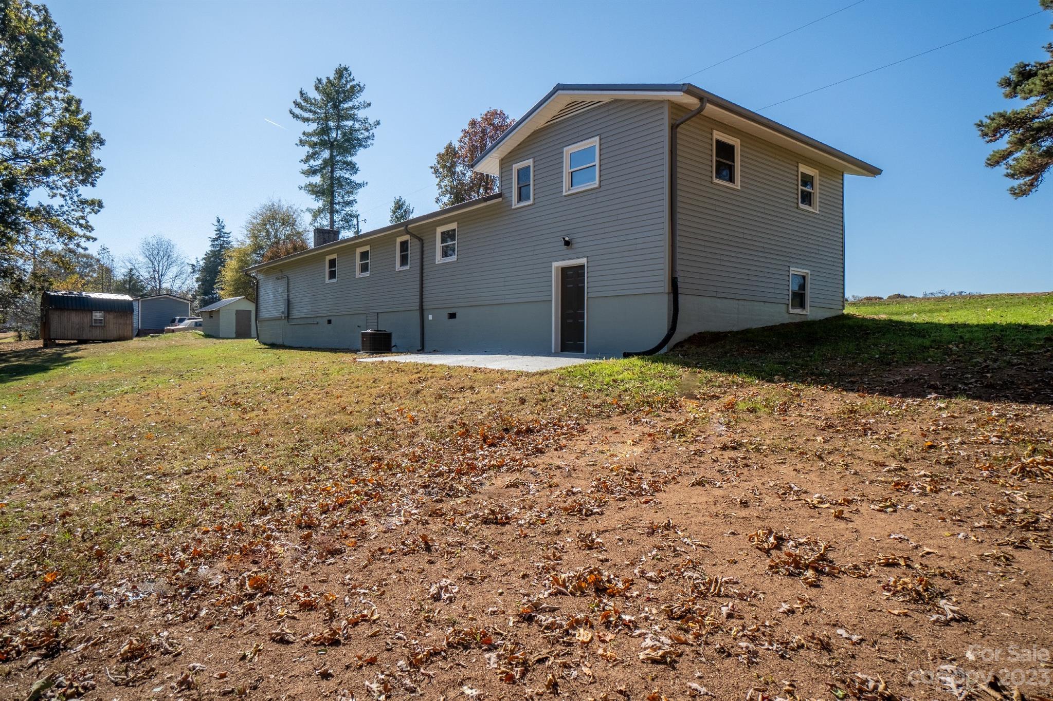 446 Rash Road Olin, NC 28660 - Photo 5 of 35 a backyard of a house