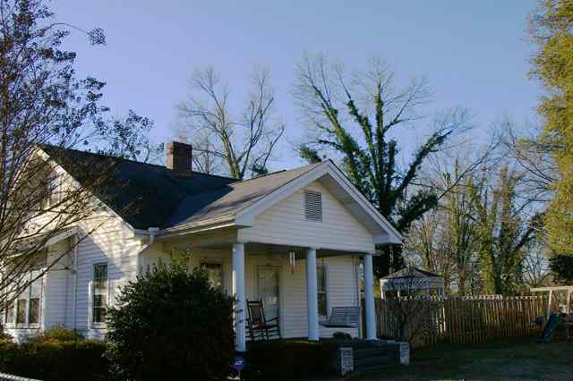 301 Highland Road Easley, SC 29640 - Photo 2 of 14