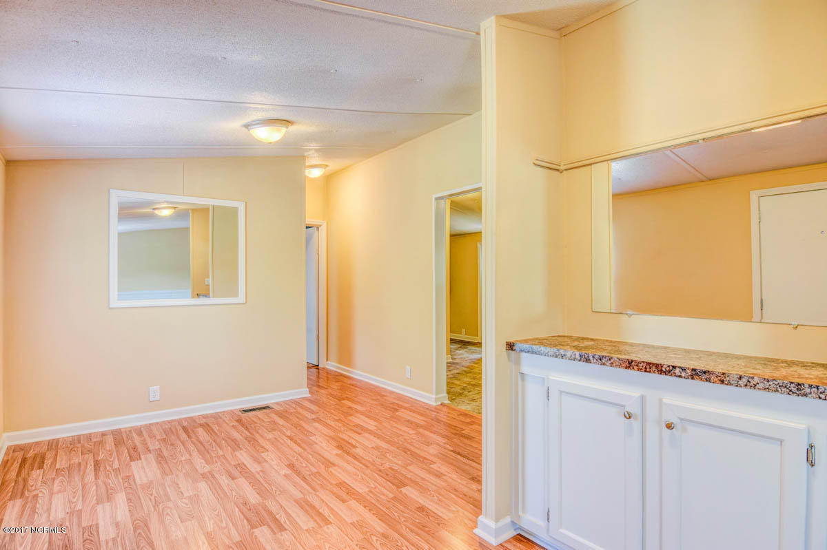 220 Chapel Ridge Road Richlands, NC 28574 - Photo 12 of 27 220 Chapel Ridge-17