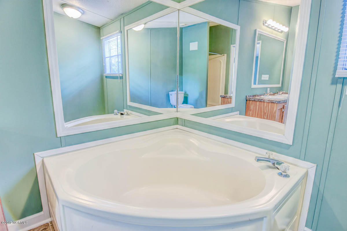 220 Chapel Ridge Road Richlands, NC 28574 - Photo 18 of 27 220 Chapel Ridge-23