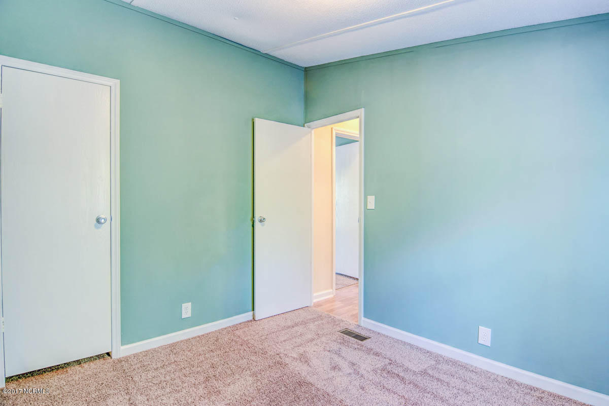 220 Chapel Ridge Road Richlands, NC 28574 - Photo 22 of 27 220 Chapel Ridge-28