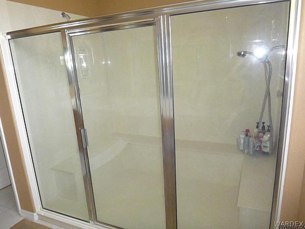 2073 Pegasus Ranch Road Bullhead City, AZ 86429 - Photo 23 of 36 Master Large Walkin Shower