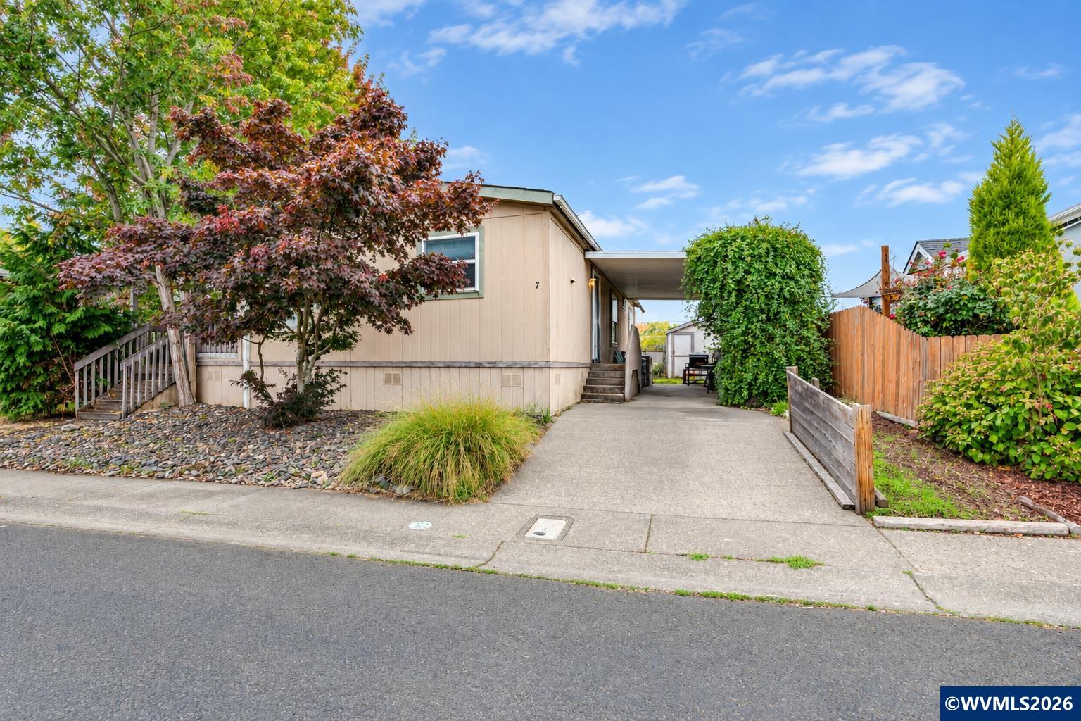 2151 Three Lakes Road Southeast, Unit 7 Albany, OR 97322 - Photo 3 of 20 Gallery Image 3
