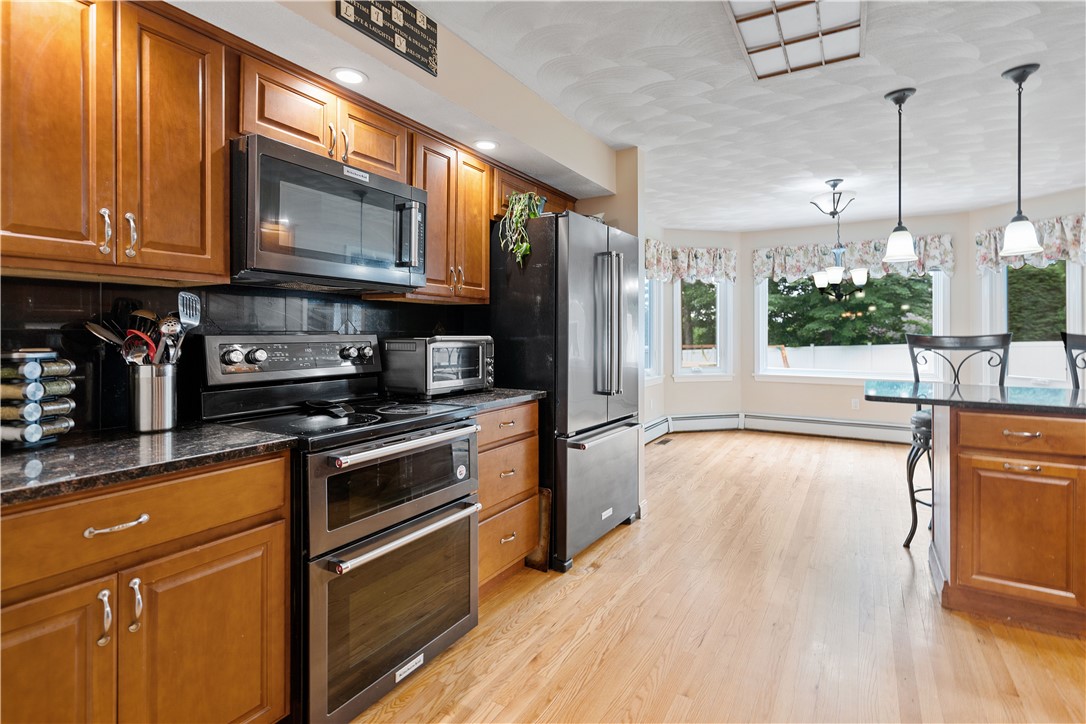 178 Council Rock Road Cranston, RI 02921 - Photo 11 of 40 Gallery Image 11