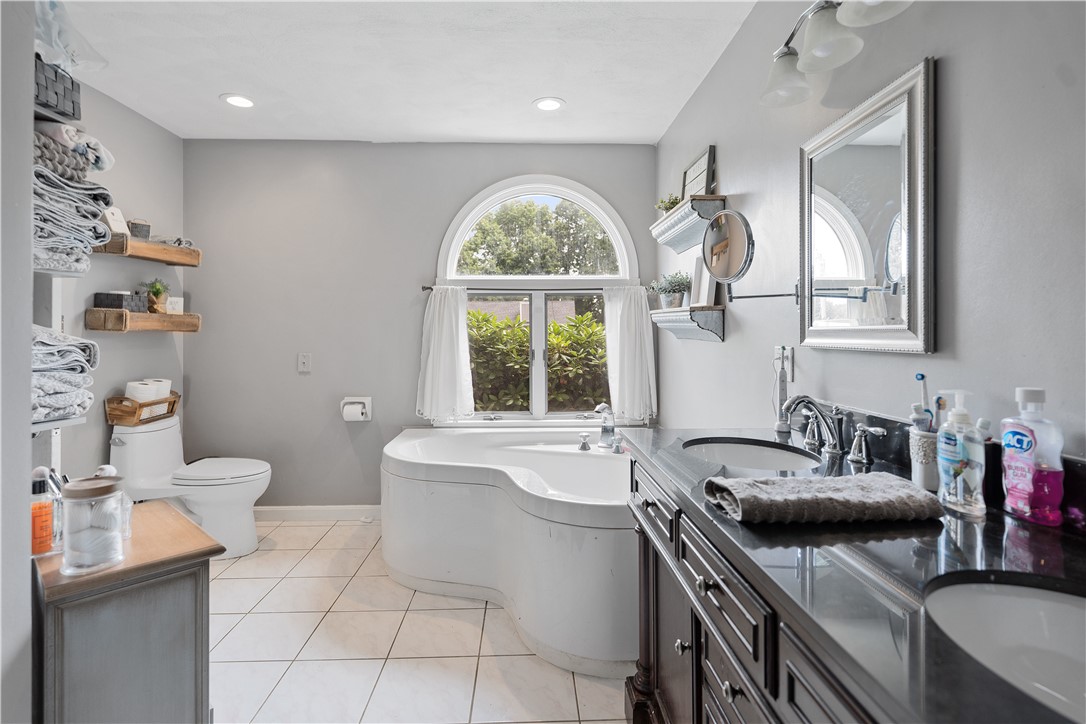 178 Council Rock Road Cranston, RI 02921 - Photo 17 of 40 Gallery Image 17