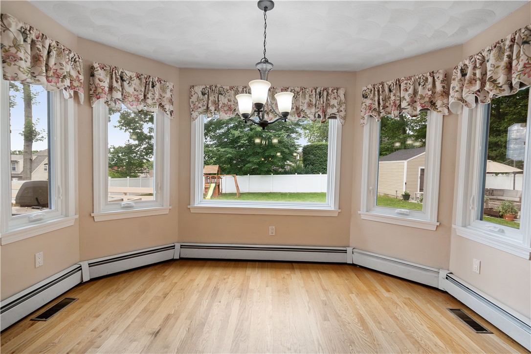 178 Council Rock Road Cranston, RI 02921 - Photo 9 of 40 Gallery Image 9