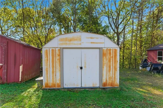 $155,000 | 611 Riverside Drive, Eden, NC 27288