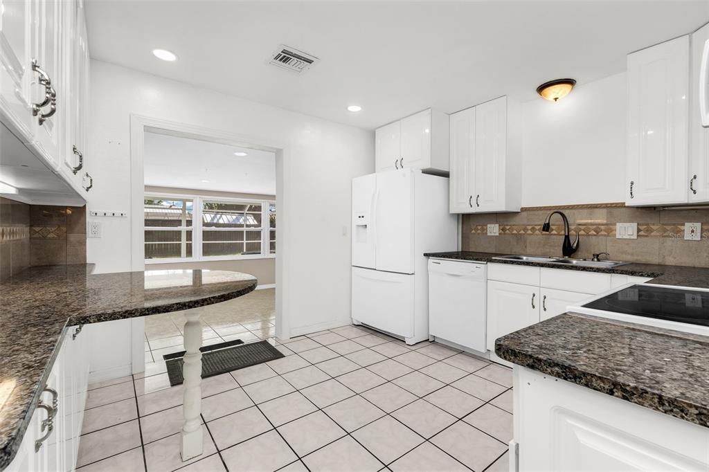2209 Woodmere Road Venice, FL 34293 - Photo 15 of 32