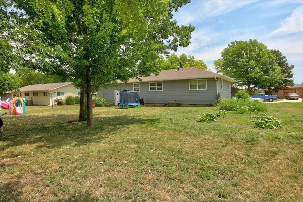 $114,900 | 105 South Wilson Street, Hillsboro, KS 67063
