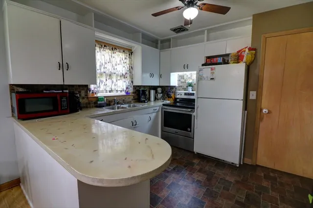 $114,900 | 105 South Wilson Street, Hillsboro, KS 67063