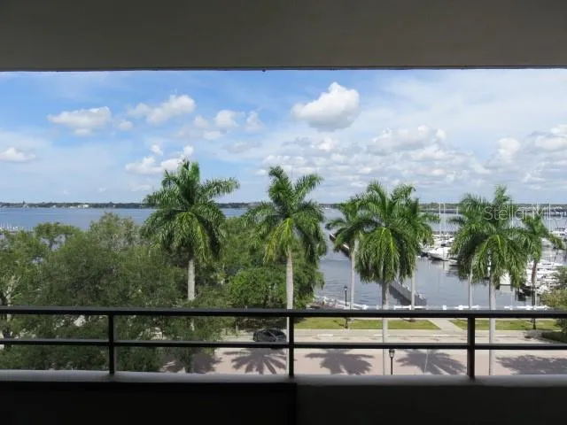 $2,100 | 1400 1st Avenue West, Unit 504, Bradenton, FL 34205