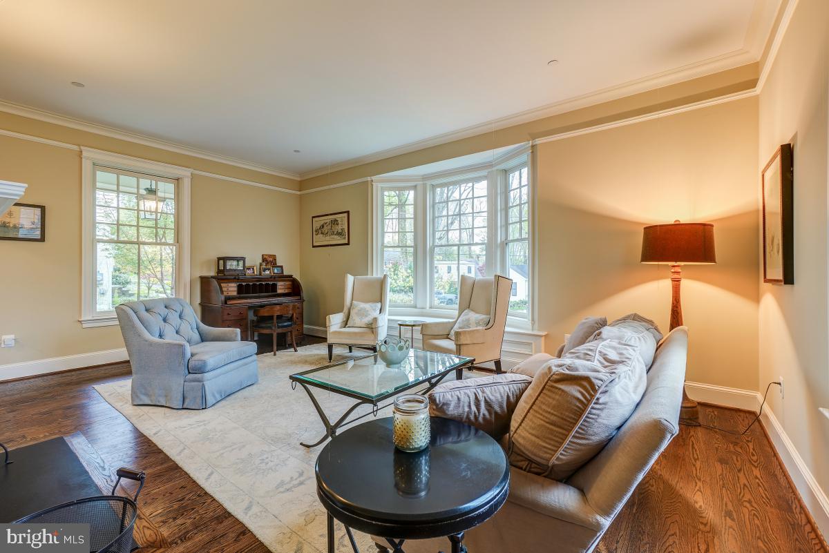 5607 Chesterbrook Road Bethesda, MD 20816 - Photo 11 of 65