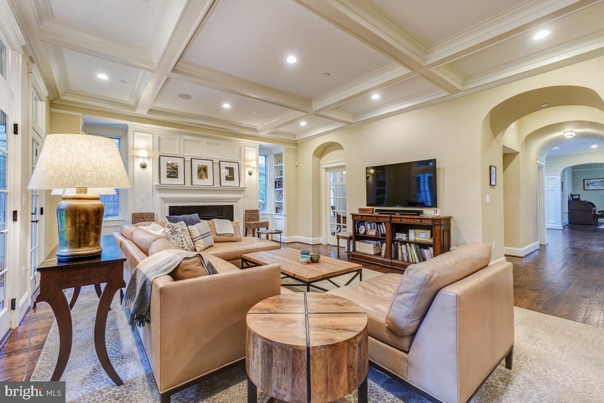 5607 Chesterbrook Road Bethesda, MD 20816 - Photo 16 of 65