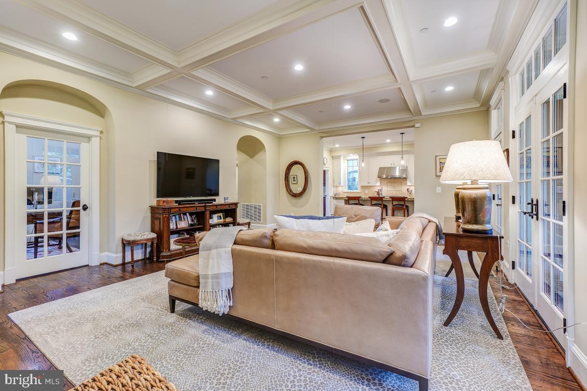 5607 Chesterbrook Road Bethesda, MD 20816 - Photo 18 of 65