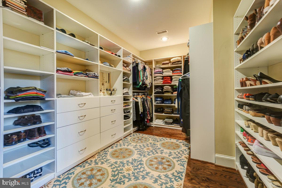 5607 Chesterbrook Road Bethesda, MD 20816 - Photo 37 of 65