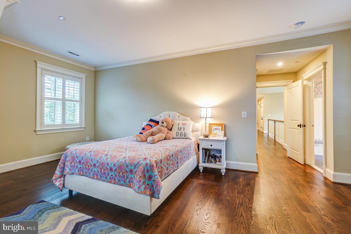 5607 Chesterbrook Road Bethesda, MD 20816 - Photo 47 of 65