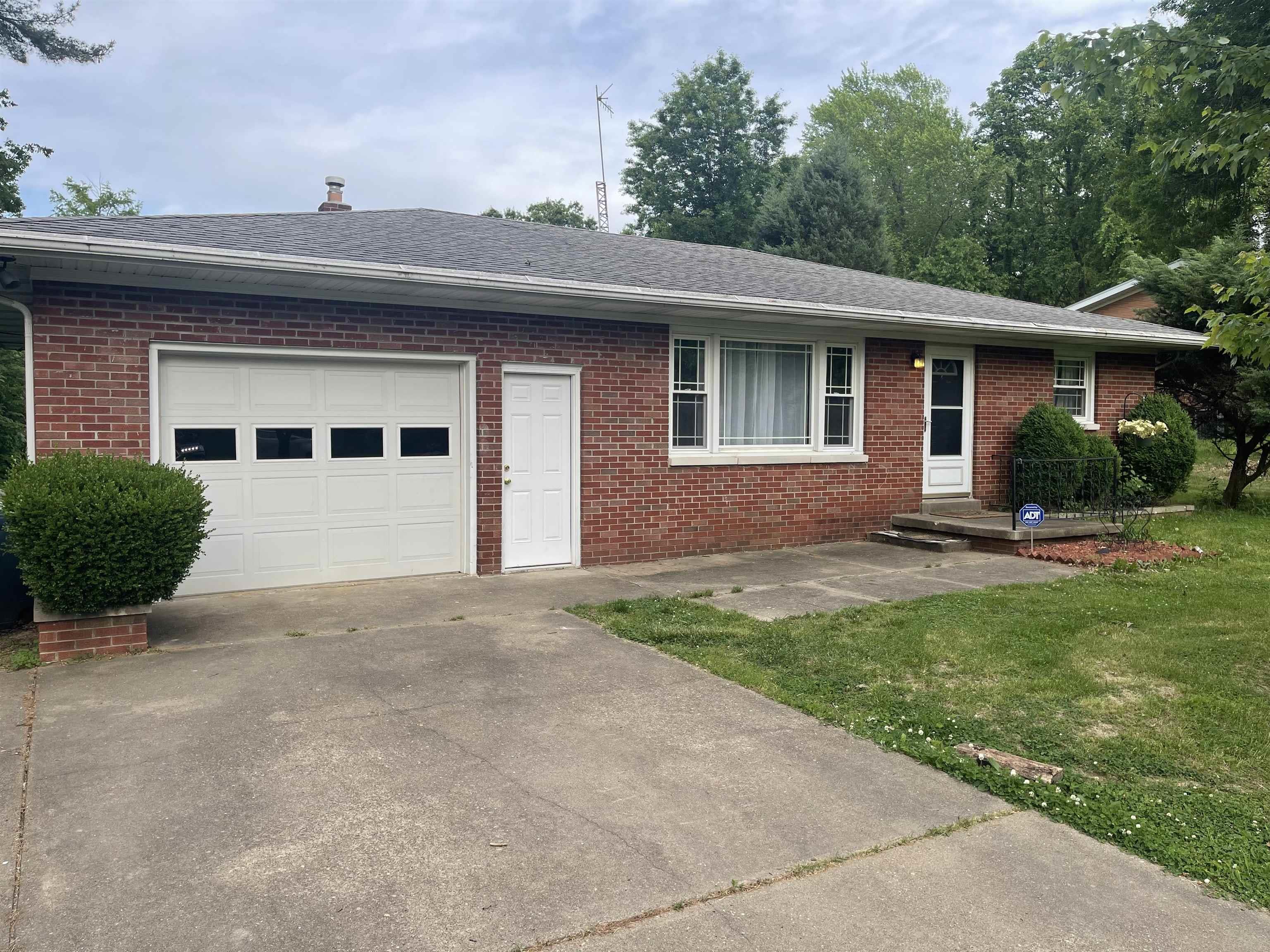 6673 Old State Road Evansville, IN 47710 - Photo 1 of 19 Gallery Image 1