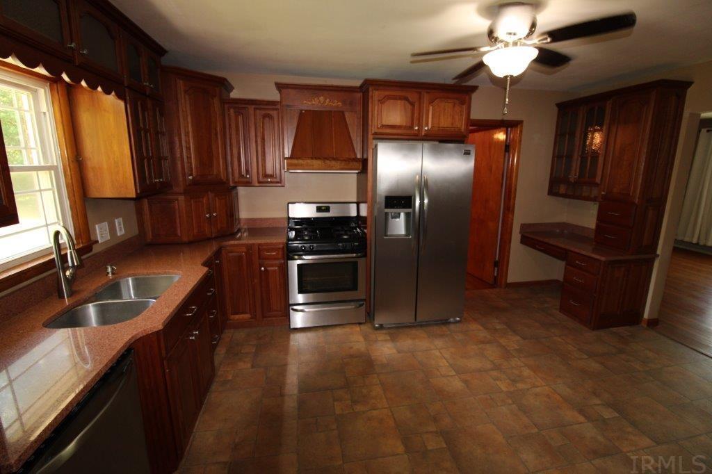 6673 Old State Road Evansville, IN 47710 - Photo 3 of 19 Gallery Image 3