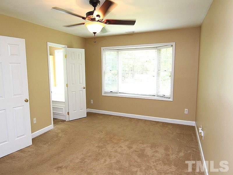3120 Umstead Road Durham, NC 27712 - Photo 7 of 13 Whirlpool tub and separate shower