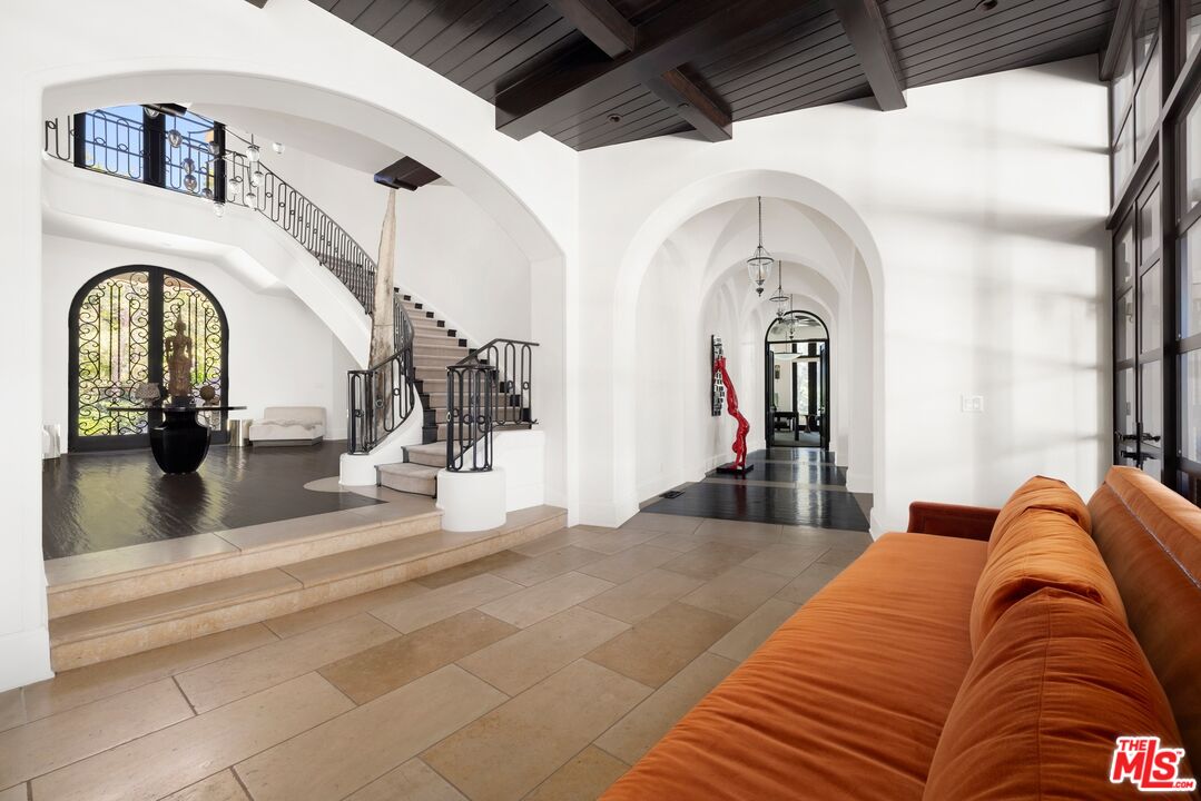 12705 Chalon Road Los Angeles, CA 90049 - Photo 12 of 47