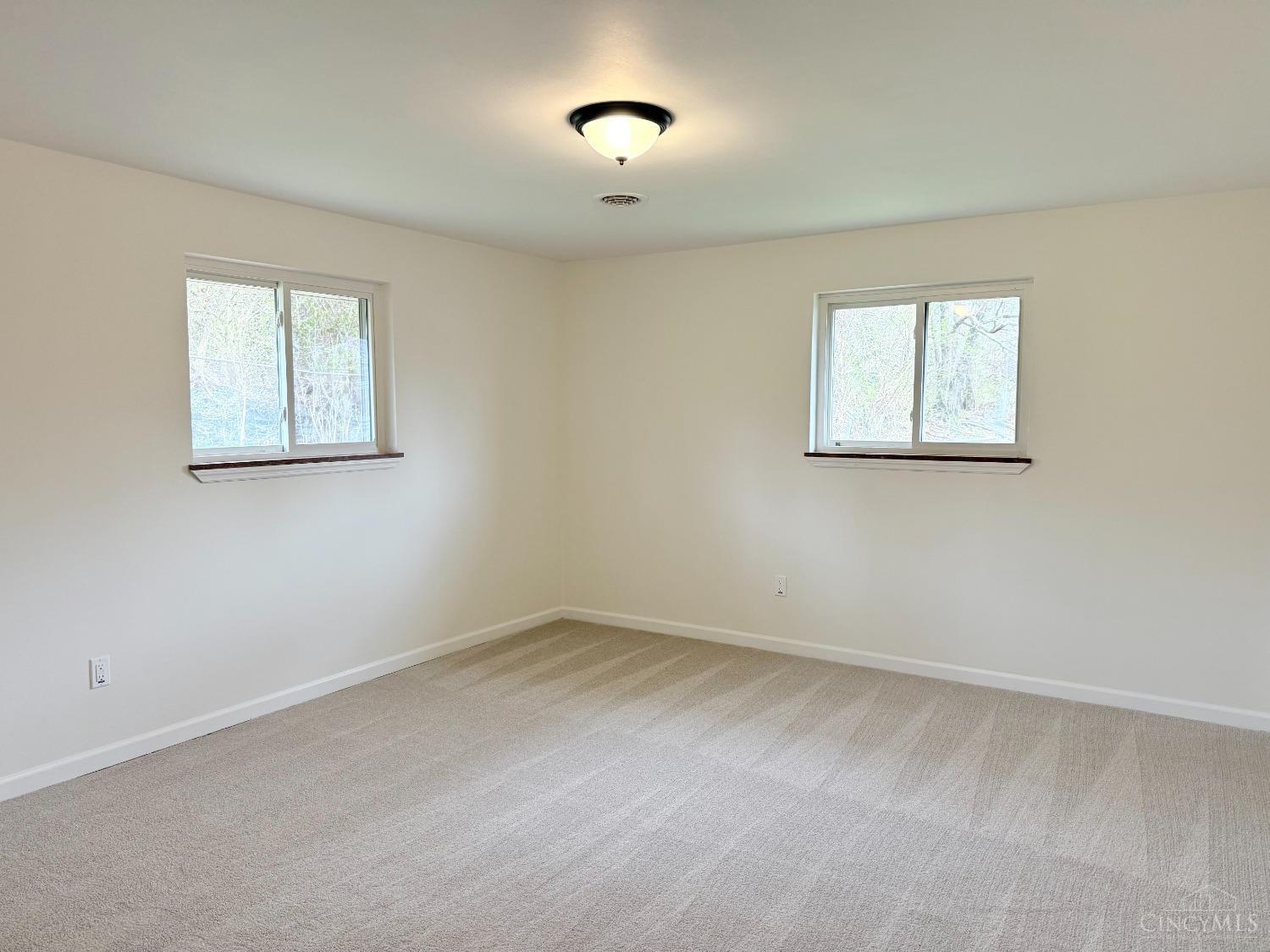2866 Ranlyn Court Cincinnati, OH 45239 - Photo 8 of 18 Gallery Image 8