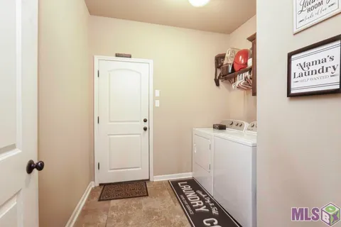 $329,000 | 17104 Sills Drive, Prairieville, LA 70769