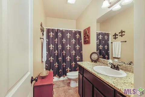 $329,000 | 17104 Sills Drive, Prairieville, LA 70769