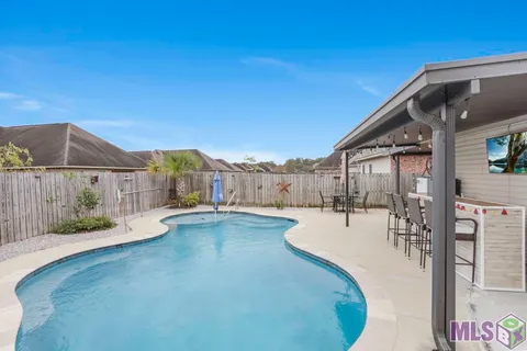 $329,000 | 17104 Sills Drive, Prairieville, LA 70769