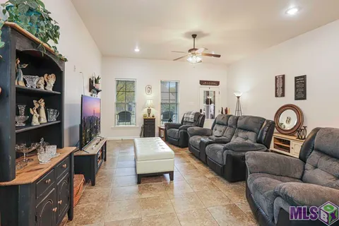 $329,000 | 17104 Sills Drive, Prairieville, LA 70769
