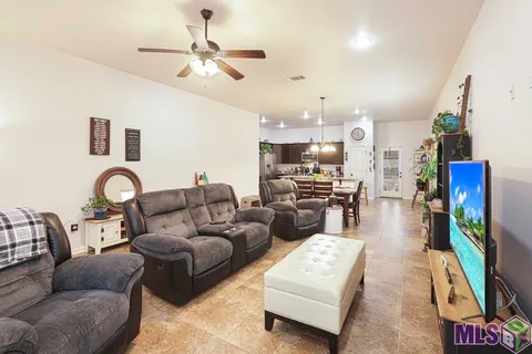 $329,000 | 17104 Sills Drive, Prairieville, LA 70769