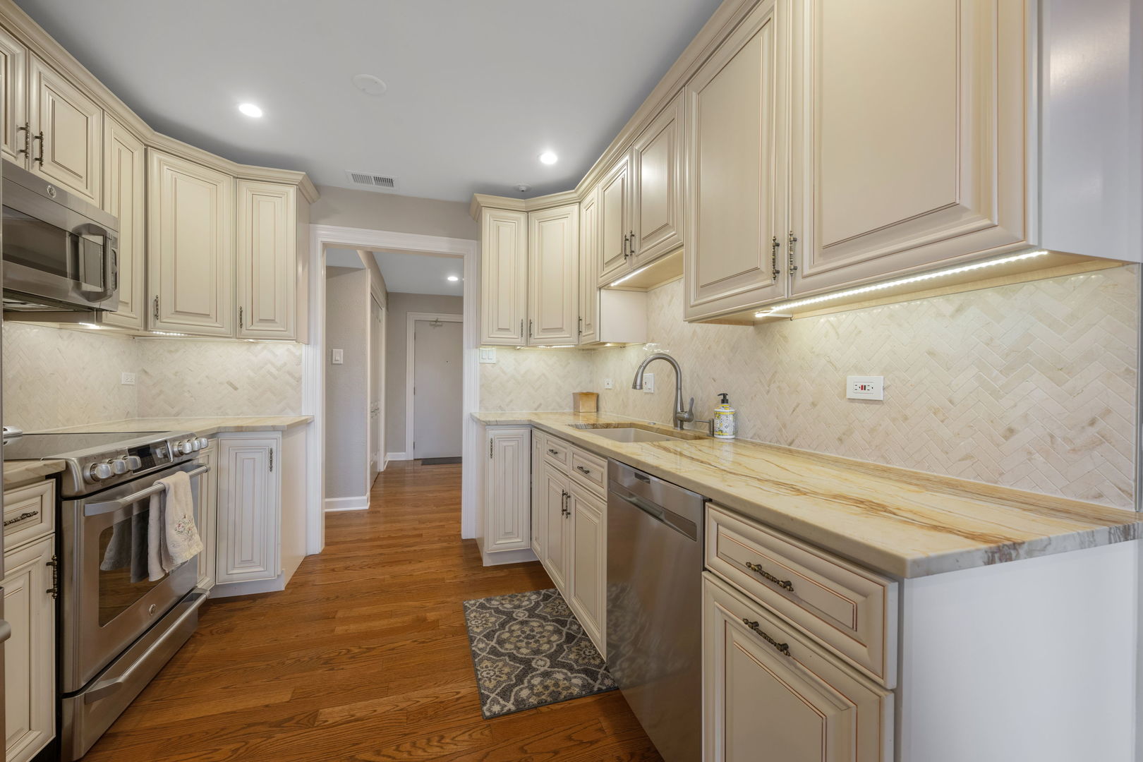 1125 Lake Cook Road, Unit 501E Northbrook, IL 60062 - Photo 8 of 24 Gallery Image 8