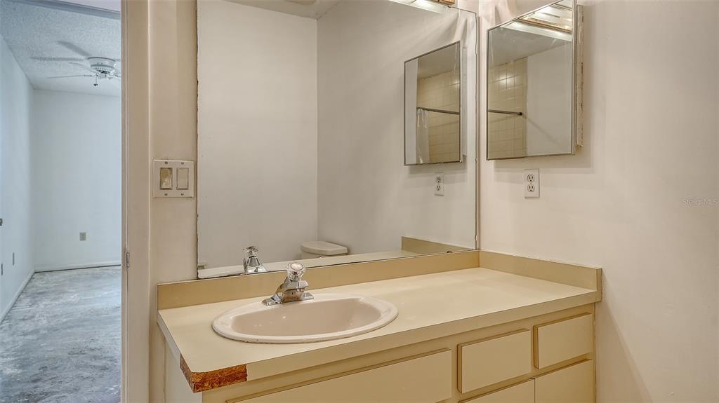 222 Beach Road, Unit 7 Sarasota, FL 34242 - Photo 38 of 61 Gallery Image 38