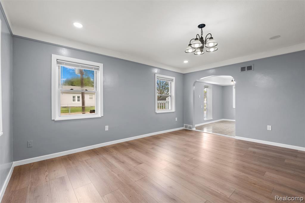 21090 Gentner Street Warren, MI 48089 - Photo 3 of 25