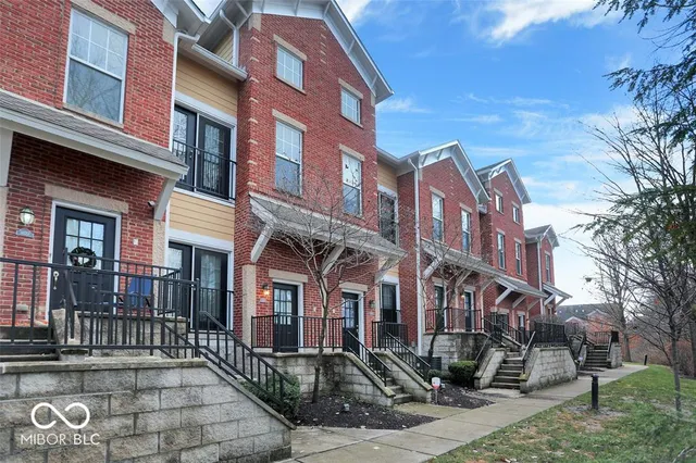 $2,400 | 1029 Reserve Way, Indianapolis, IN 46220