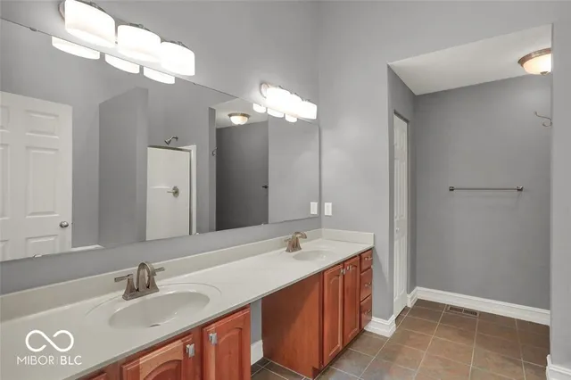 $2,400 | 1029 Reserve Way, Indianapolis, IN 46220