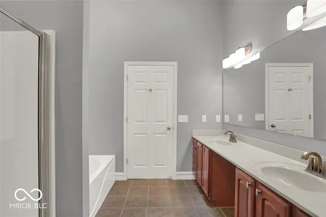 $2,400 | 1029 Reserve Way, Indianapolis, IN 46220