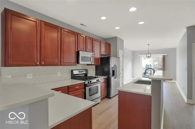 $2,400 | 1029 Reserve Way, Indianapolis, IN 46220